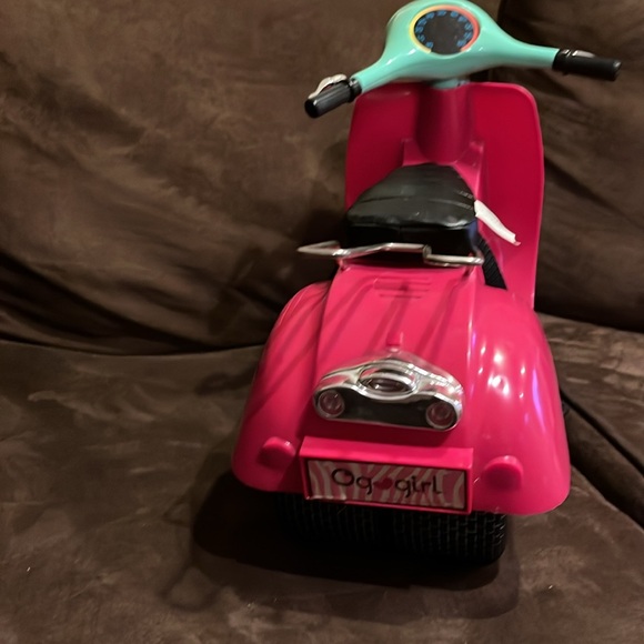Our Generation Doll Scooter Moped - Picture 4 of 9